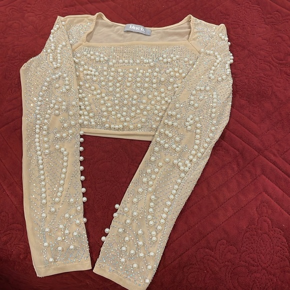 Long-sleeved blouse, ría stones and different types of pearls. From Blue B. - Picture 4 of 6